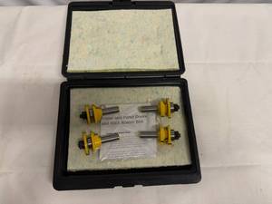 lot 125 image: 2x Stick Router Bits & Case