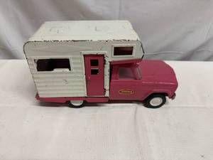 lot 139 image: Vintage Tonka Camper