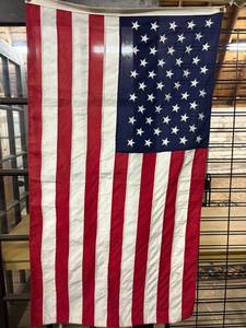 lot 14 image: American Flag on Pole