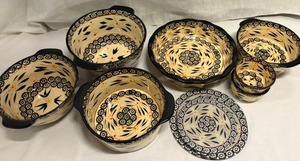 lot 28 image: Temptations Presentable Ovenware Set