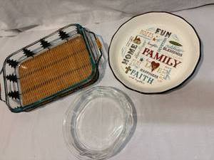 lot 29 image: Bakeware Lot