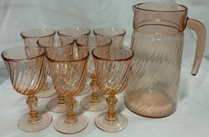 lot 3 image: Arcoroc France Rosaline Pink Swirl Glass Pitcher and Matching Glasses