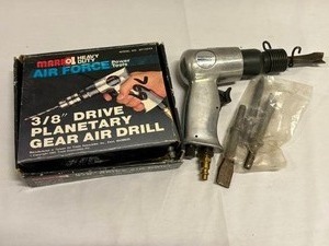 lot 38 image: Lot of 2 Air Tools