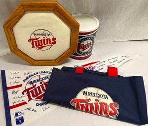 lot 51 image: Lot of Twins Memorabilia