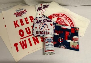 lot 52 image: 2nd Lot of Twins Memorabilia