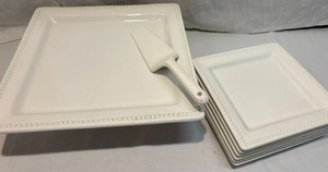 lot 57 image: Real Home Cake Serving Set