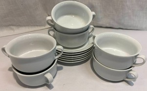 lot 58 image: Williams Sonoma Soup Bowls and Plates