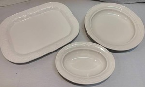 lot 59 image: Lot of White Serving Dishes