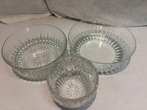 lot 98 image: Collection of Three Glass Serving Bowls