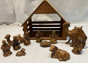 lot 148 image: Ceramic Nativity Set with Manger