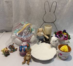 lot 158 image: Easter Collection