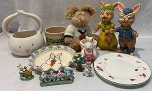 lot 159 image: Twelve Piece Easter Decoration Collection