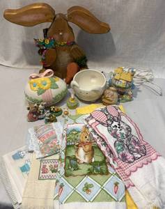 lot 160 image: Easter Decor Collection Including Hand Towels