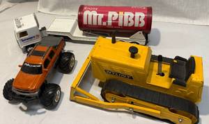 lot 165 image: Collection of Three Vintage Toys