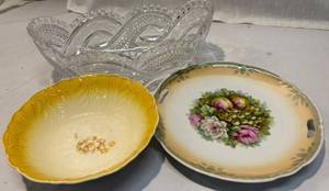 lot 168 image: Beautiful Glass Serving Bowl and 2 Vintage Dishes