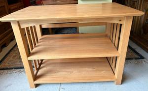 lot 196 image: End Table