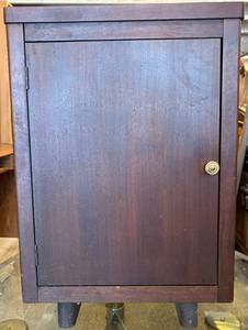 lot 203 image: Mid-Century Small Cabinet