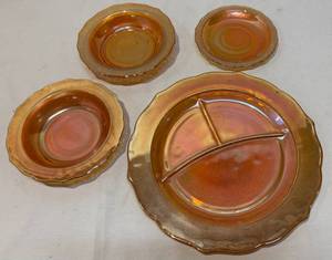 lot 213 image: Vintage Carnival Glass Dishes