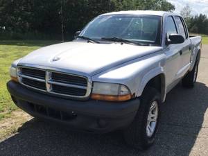 lot 4 image: 2004 Dodge Dakota 4X4
