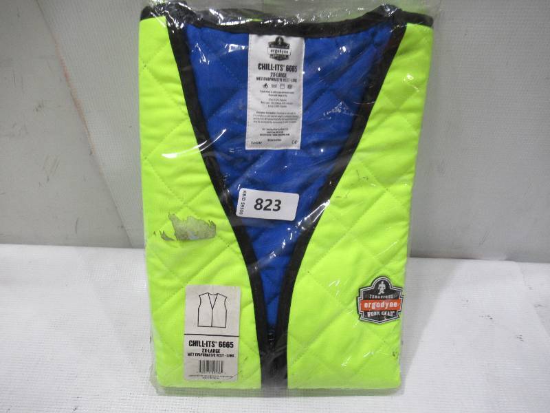 lot 823 image: NEW Chill-Its 6665 Evaporative Cooling Vest - Embedded Polymers, Zipper Closure - LIME - XXL