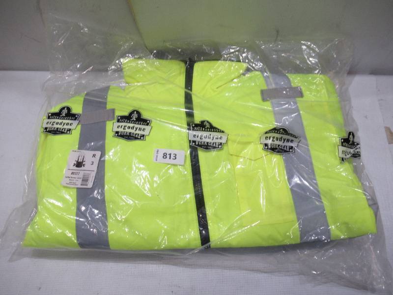 lot 813 image: NEW Ergodyne GloWear 8377 Hi-Vis Winter Bomber Jacket - Type R, Class 3 LIME - MEDIUM