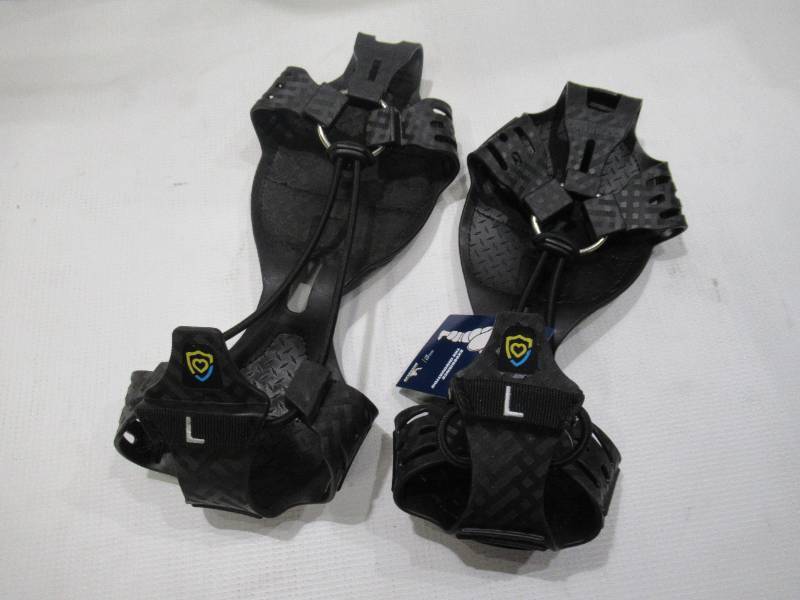 lot 822 image: NEW Ergodyne TREX 6325 Spikeless Traction Devices - Winter Conditions - Large