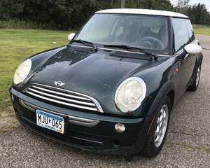 lot 4 image: 2005 Mini Cooper