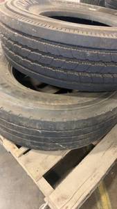 lot 321 image: Set of 3 Commercial Truck Tires 31580R22.5 Advanta Kumho KRS03