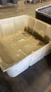 lot 358 image: Large Heavy-Duty Plastic Utility Bin