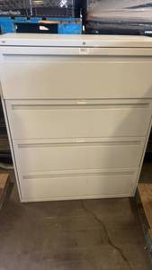 lot 397 image: 4-Drawer Metal Lateral File Cabinet