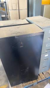 lot 399 image: Set of 2 Black Metal 4-Drawer Vertical Filing Cabinets