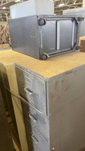 lot 405 image: Set of 2 Metal File Cabinets and 1 Metal Storage Drawer