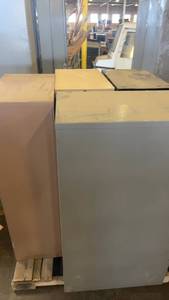 lot 407 image: Group of Metal 4-Drawer Filing Cabinets