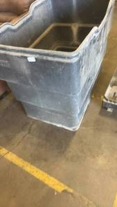 lot 479 image: Large Heavy-Duty Plastic Storage Bin
