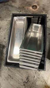 lot 781 image: Set of 8 Stainless Steel Restaurant Food Pans