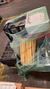 lot 785 image: Pallet of Assorted Commercial Kitchen Supplies and Storage Crates
