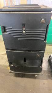 lot 790 image: Cambro Heated Insulated Food Carrier Cabinets on Casters