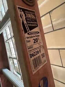 lot 464 image: Werner 20 ft Fiberglass Extension Ladder 300 lb Capacity