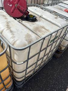 lot 1104 image: IBC Tote Tank for Wash Water Storage