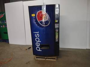lot 38 image: Vendo 720