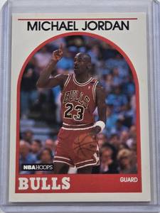 lot 44 image: Michael Jordan 1989 NBA Hoops #200 - Chicago Bulls Basketball Card