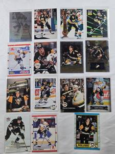 lot 239 image: Lot of 15 Mario Lemieux Hockey Cards Featuring Upper Deck, Pro Set, and Score Brands with Various Designs and Years