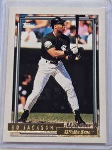 lot 264 image: Bo Jackson 1992 Topps Gold Winner #290 - Chicago White Sox Baseball Card