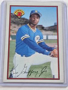 lot 299 image: Ken Griffey Jr. Rookie 1989 Bowman #220 - Seattle Mariners Baseball Card