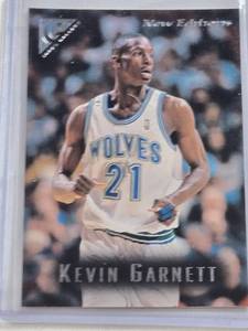 lot 308 image: Kevin Garnett Rookie 1996 Topps #41 - Minnesota Timberwolves Basketball Card
