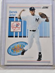 lot 330 image: Derek Jeter Rookie 1993 Score Draft Pick #489 - New York Yankees Baseball Card