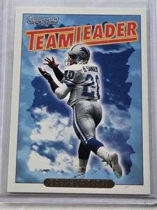 lot 455 image: Barry Sanders 1993 Topps Gold Team Leader #174 - Detroit Lions Football Card