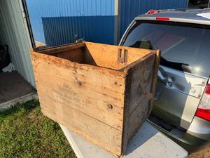 lot 18 image: WOODED CRATE FROM DETRIOT MI