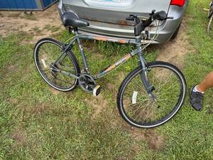 lot 27 image: MURRAY 12 SPEED BICYCLE.