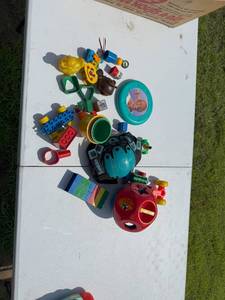 lot 31 image: VARIOUS OLD TOYS (MORE THEN FIRST PICTURE)
